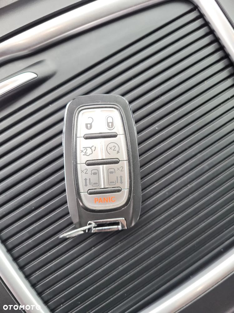 Chrysler Pacifica - 9