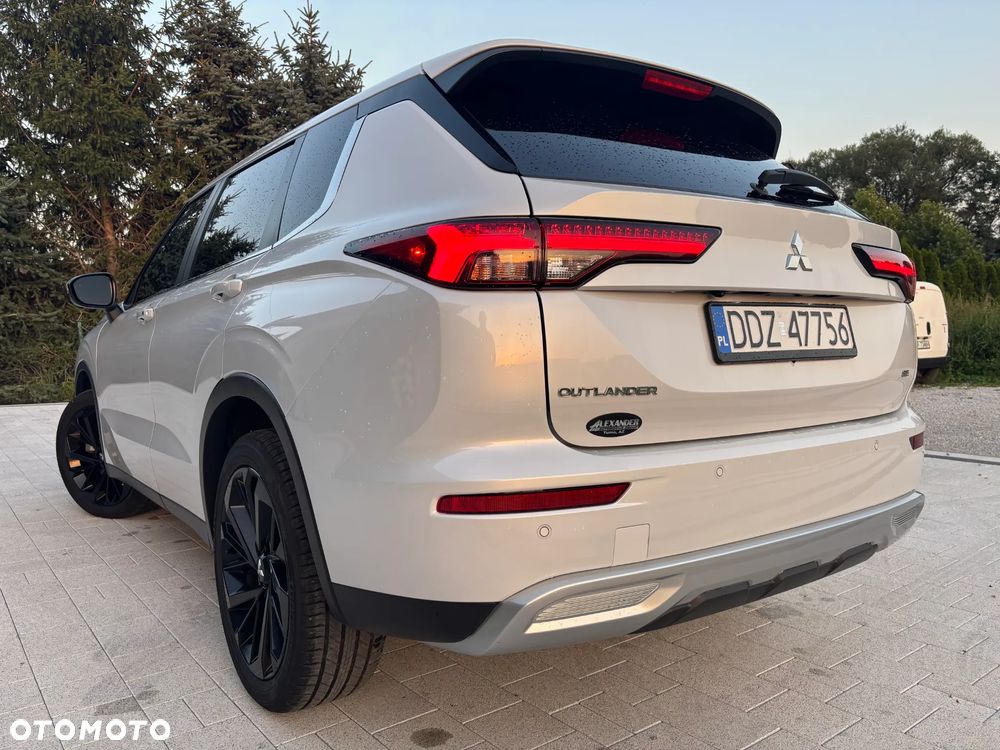 Mitsubishi Outlander - 9