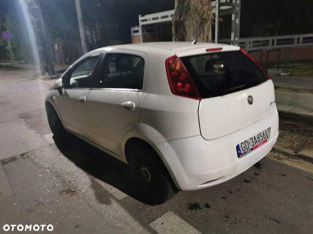 Fiat Grande Punto - 4
