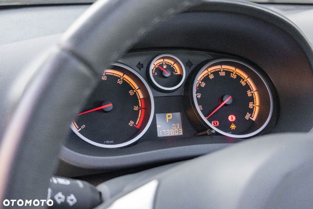 Opel Corsa 1.4 16V Edition 150 - 21