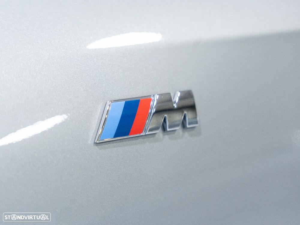 BMW iX1 eDrive20 Pack Desportivo M - 30