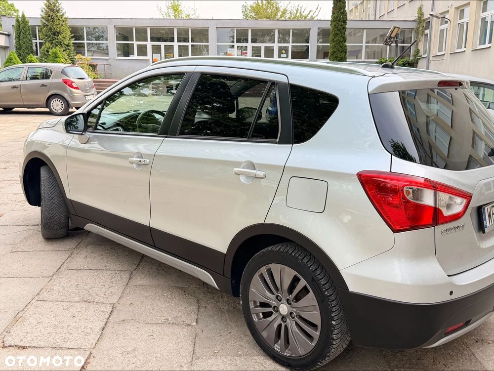 Suzuki SX4 1.6 Comfort Plus - 4