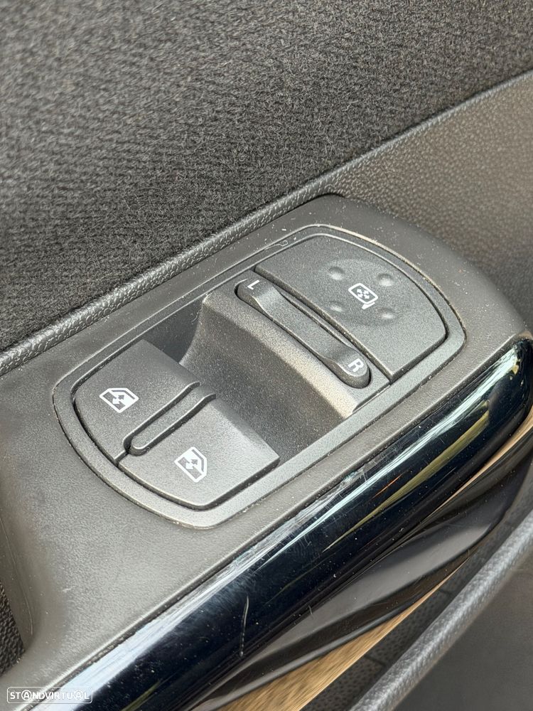 Opel Corsa 1.2 CMON - 11