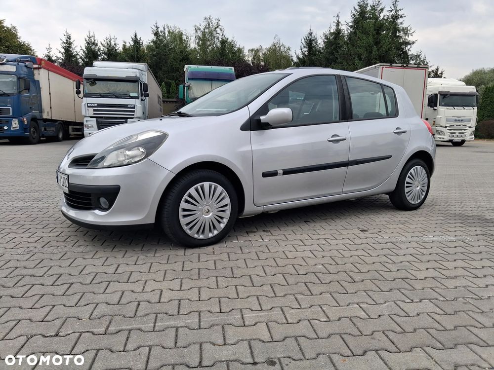 Renault Clio 1.2 16V 75 Night and Day - 10