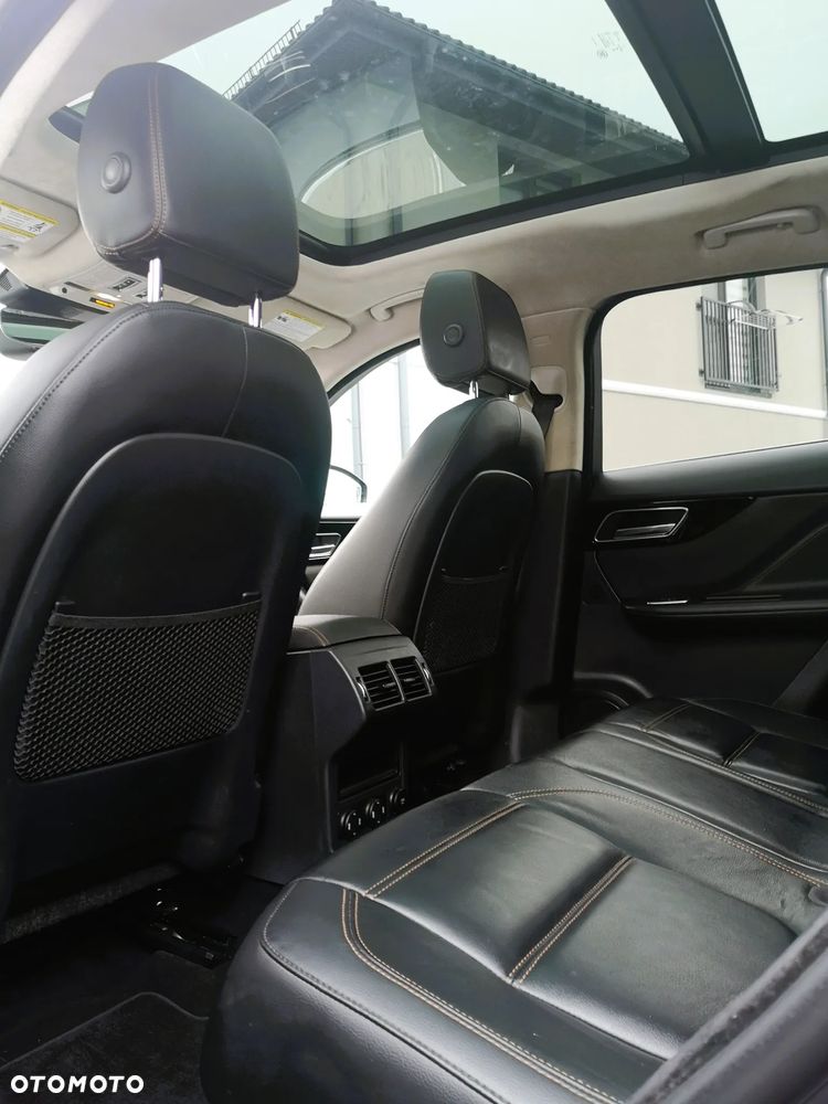 Jaguar F-Pace - 10