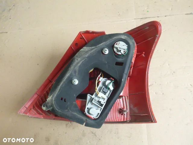 LAMPA LEWY TYŁ LEWA TYLNA TOYOTA YARIS II 5D 05-09 - 15