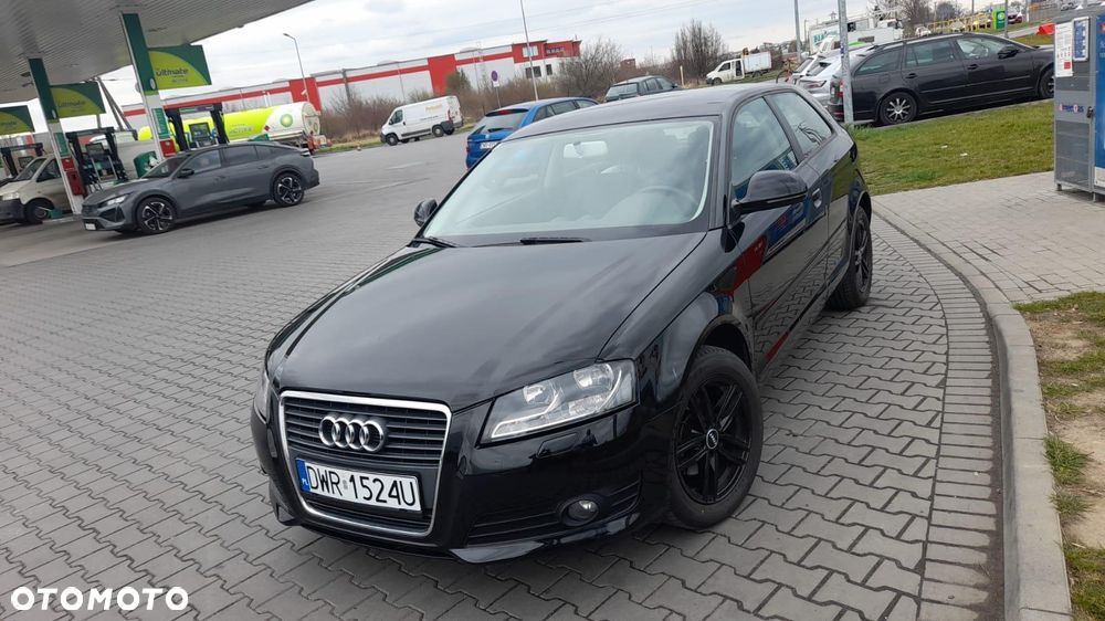 Audi A3 3-drzwiowe 1.6 Ambiente - 1