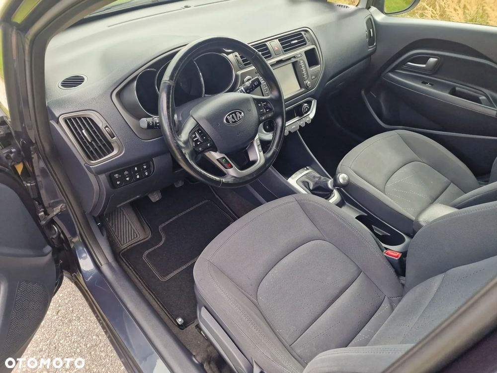 Kia Rio - 26