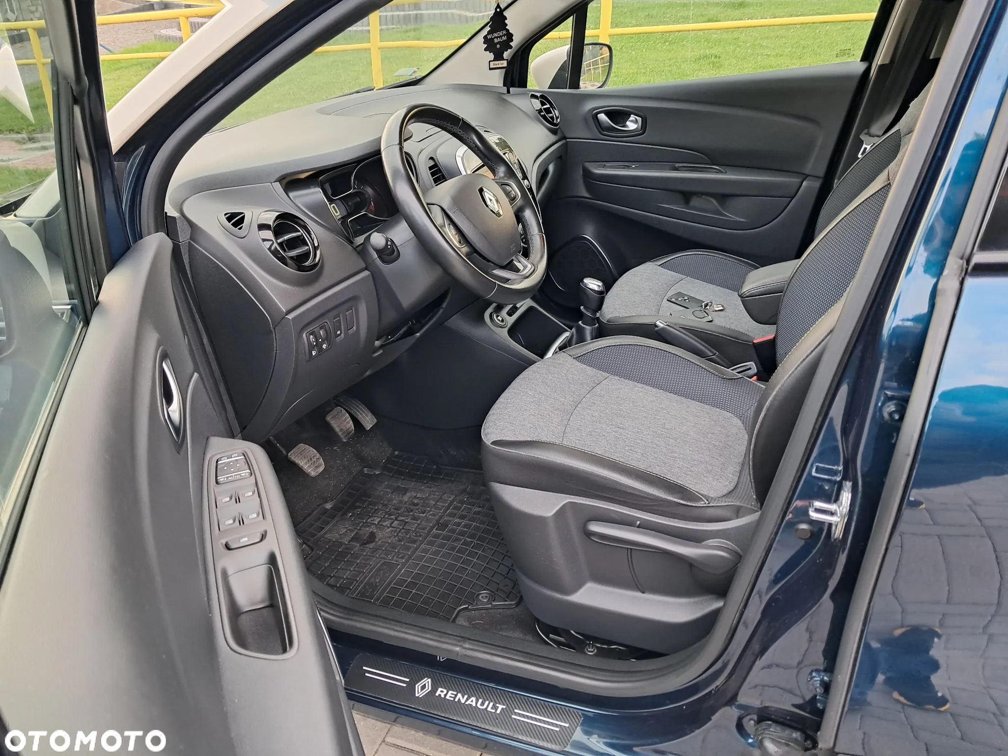 Renault Captur 1.3 TCe Intens - 23