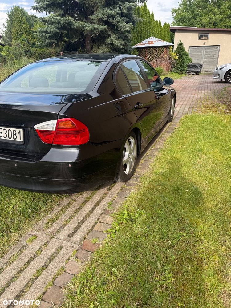 BMW Seria 3 318i - 5