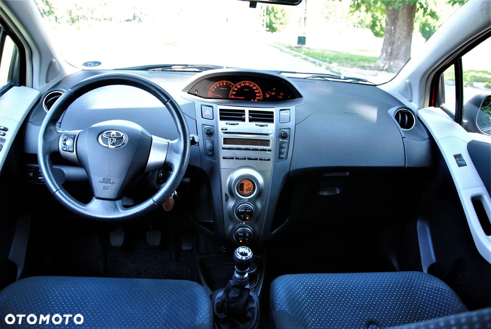 Toyota Yaris 1.33 VVT-i Sol - 7