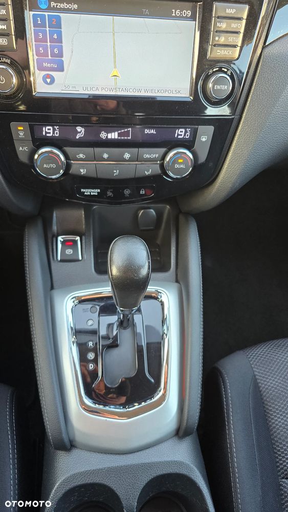 Nissan Qashqai 1.6 dCi Xtronic TEKNA+ - 30