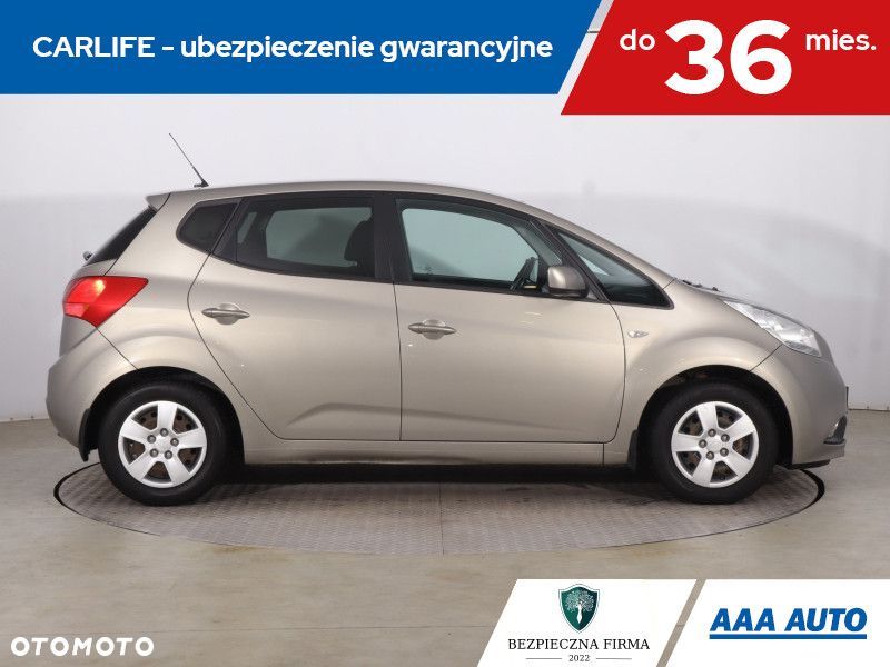 Kia Venga - 8