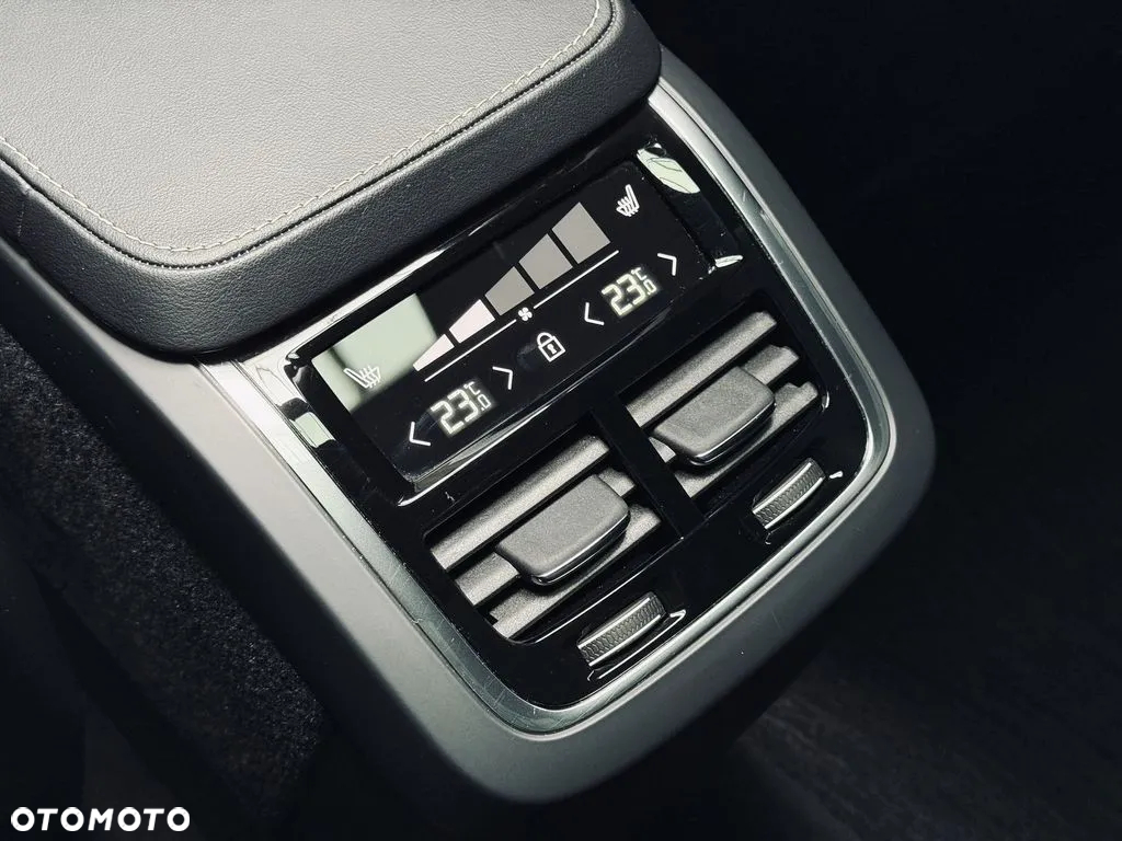 Volvo XC 90 B5 D AWD Geartronic RDesign - 22