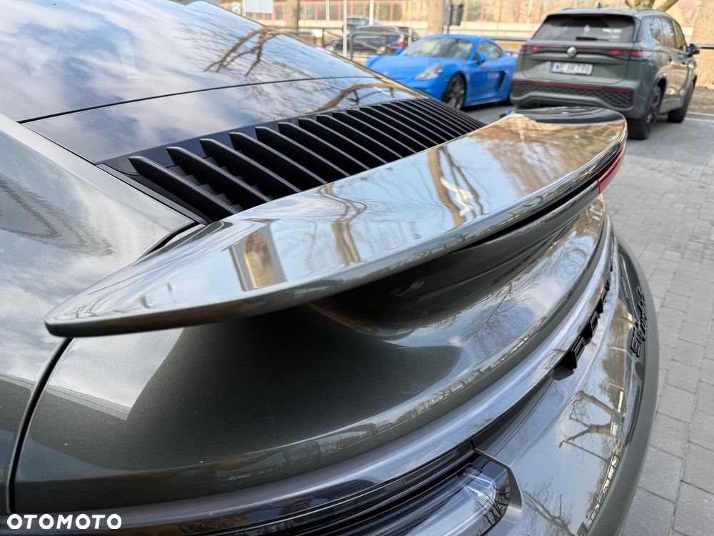 Porsche 911 Turbo S - 24