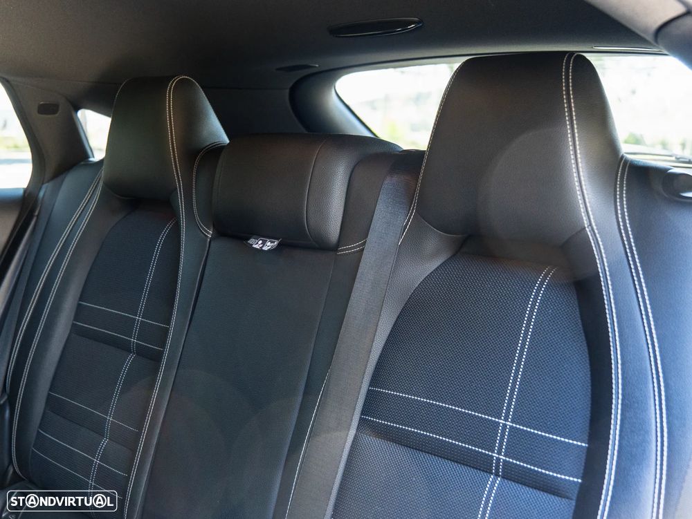 Mercedes-Benz CLA 200 - 19