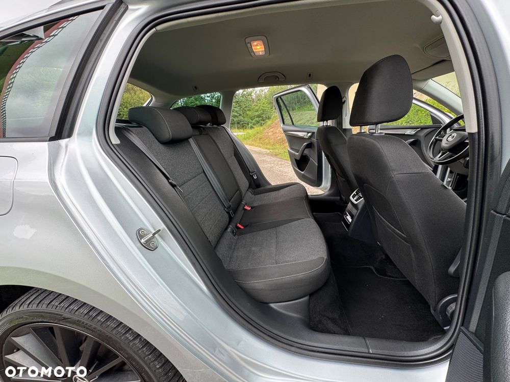 Skoda Octavia 2.0 TDI DSG Soleil - 26