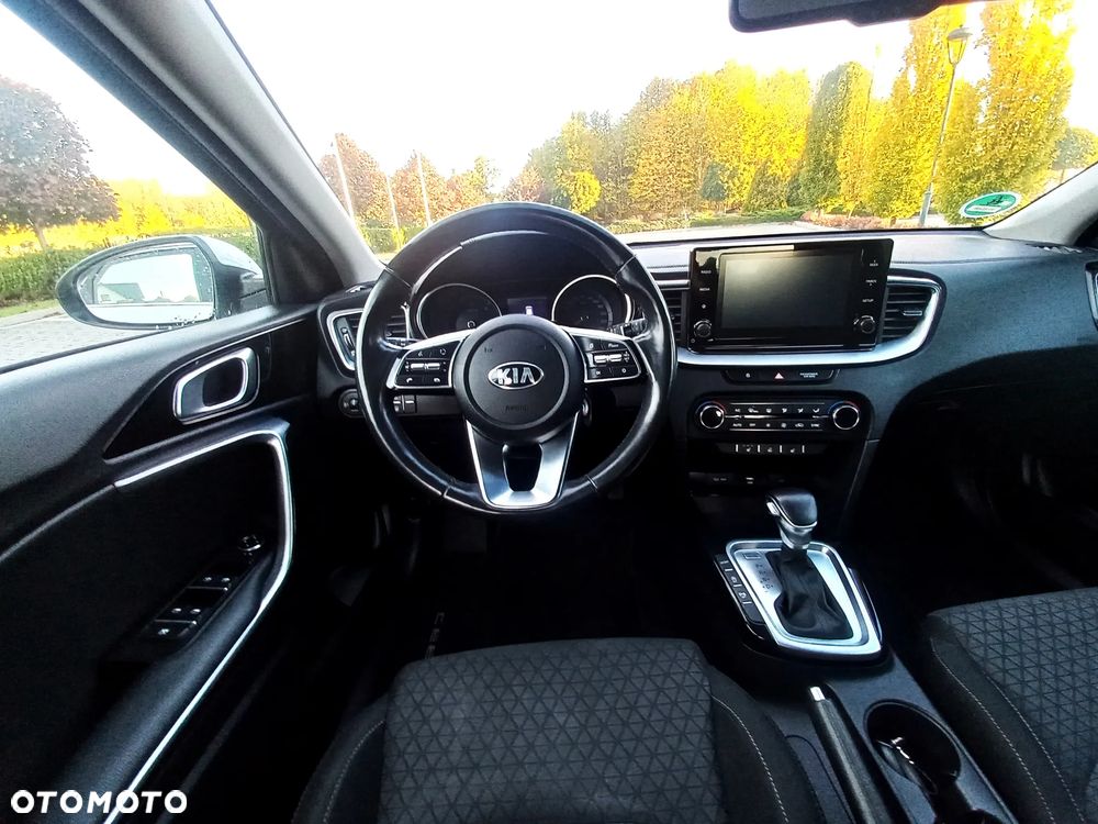 Kia Ceed - 13