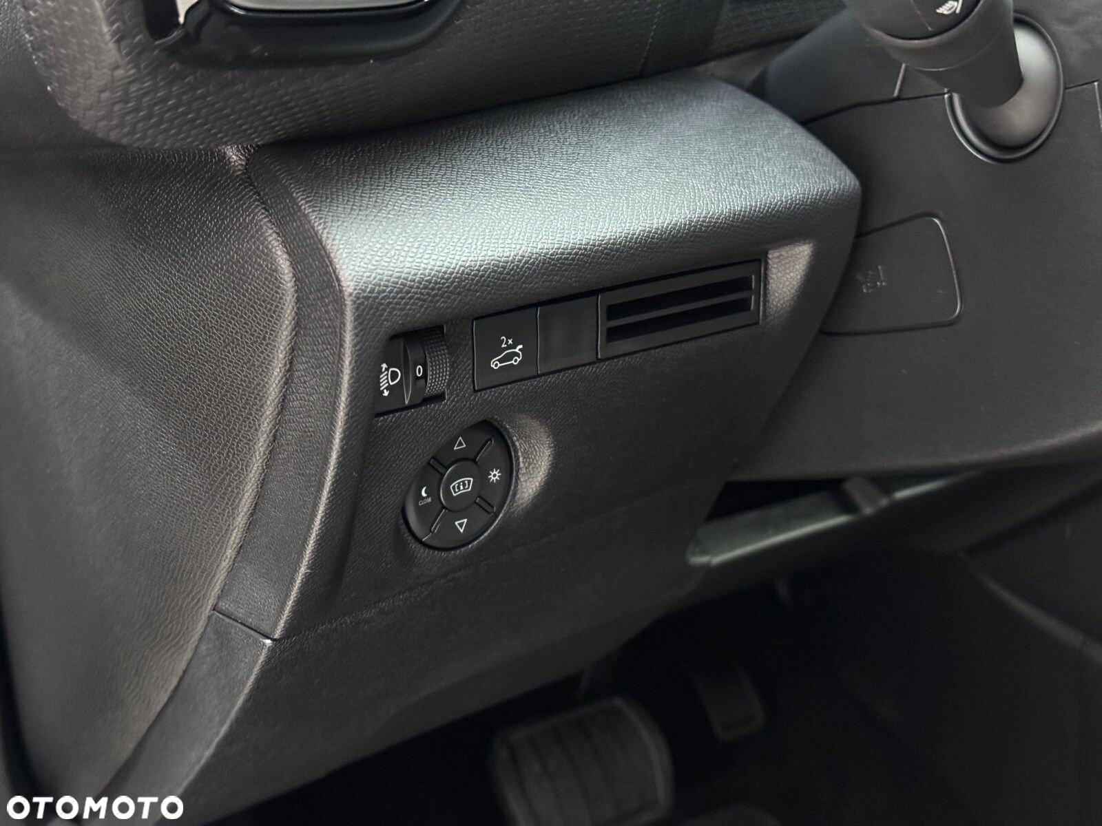 Citroën C4X 1.2 PureTech Max S&S EAT8 - 21