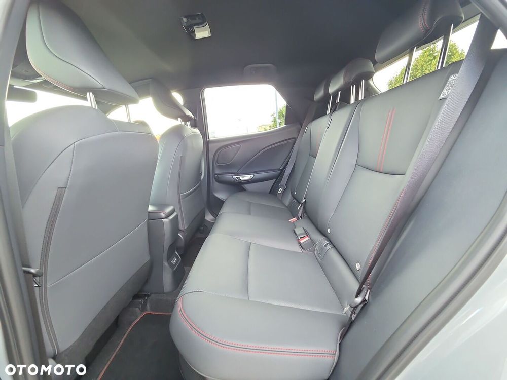 Lexus LBX 1.5 Hybrid Emotion - 16