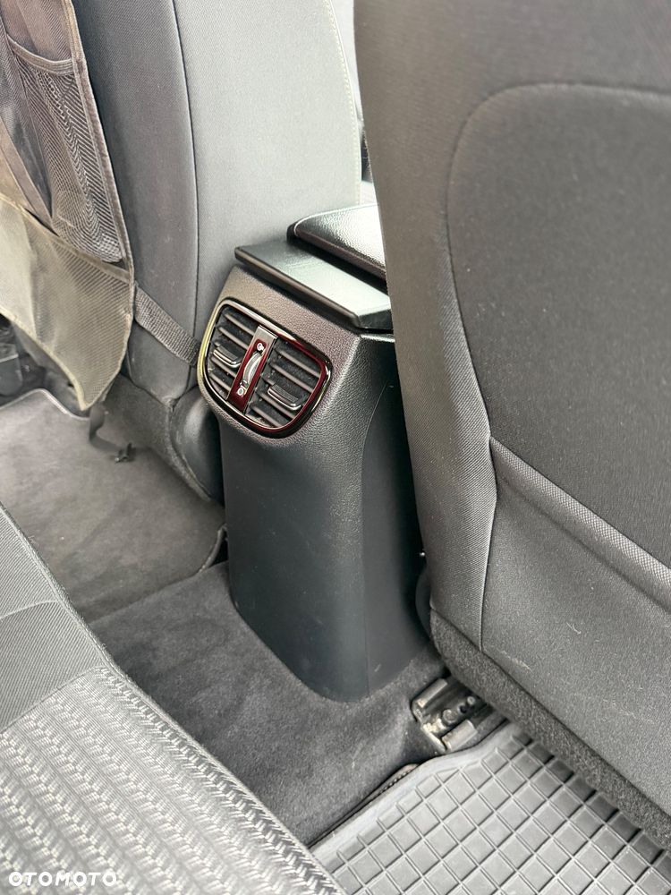 Kia XCeed - 30