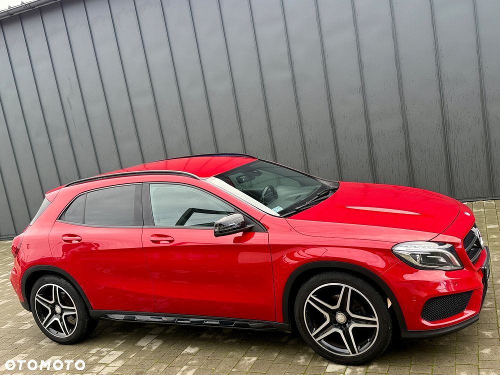 Mercedes-Benz GLA - 32