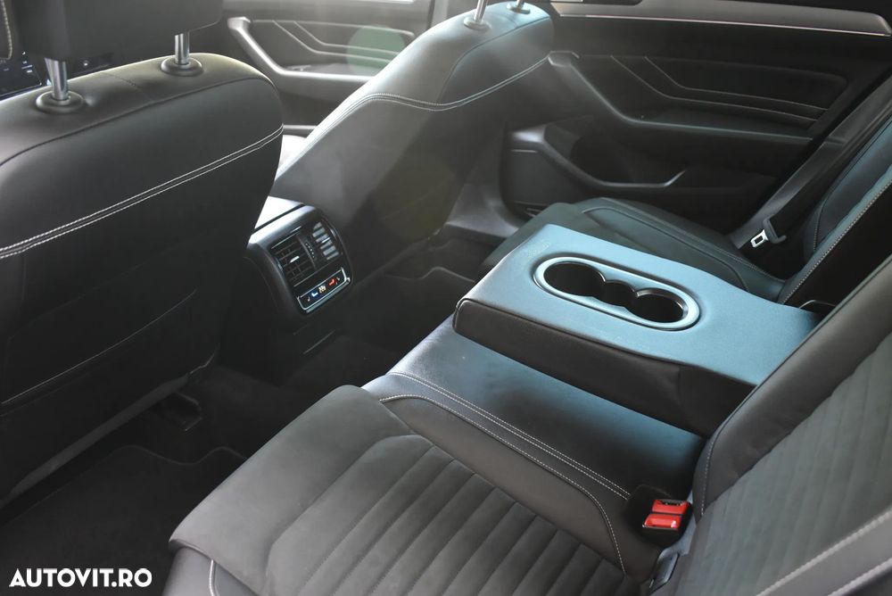 Volkswagen Passat 2.0 TDI DSG Highline - 23
