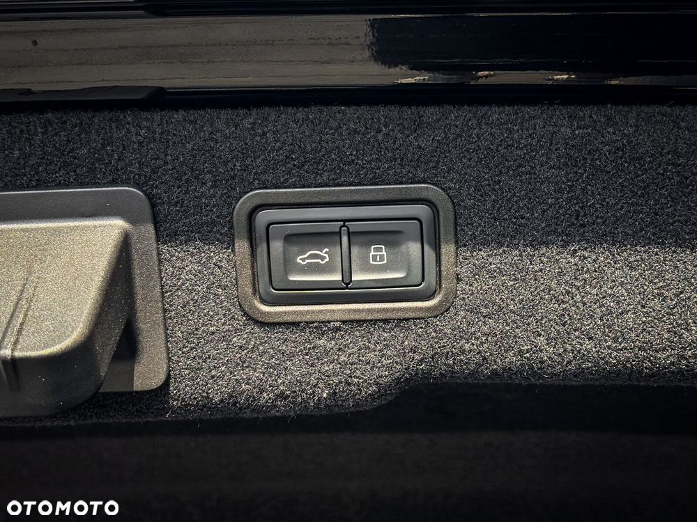 Audi S8 - 9