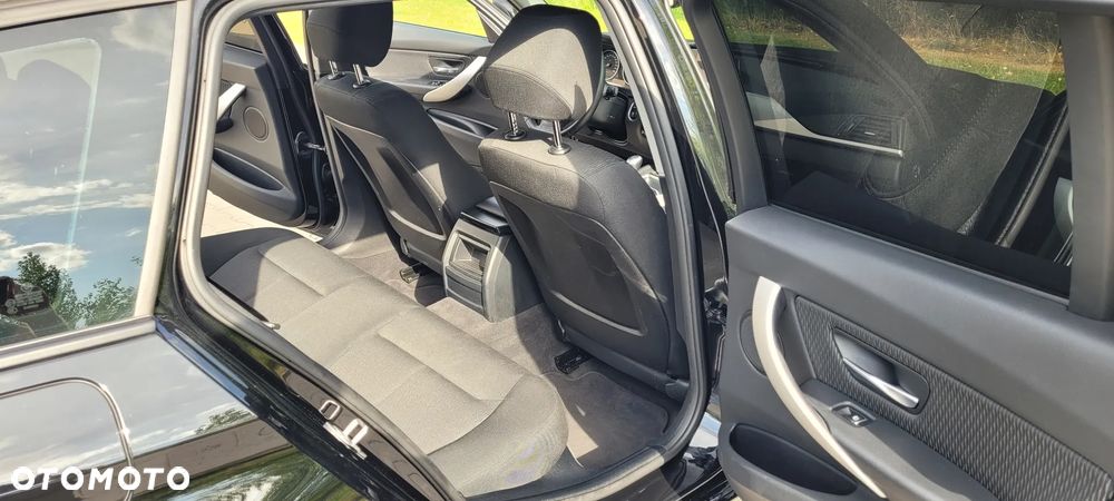BMW Seria 3 318d - 17