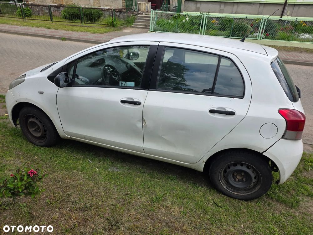 Toyota Yaris 1.0 Luna EU5 - 3