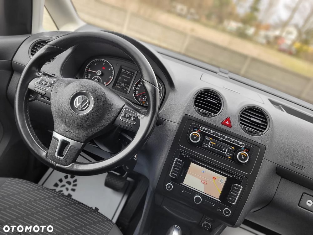 Volkswagen Caddy Highline DSG - 25