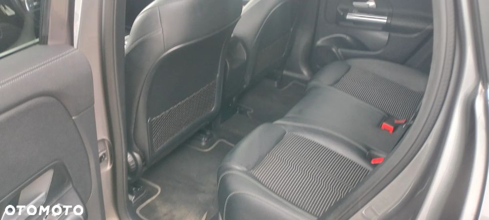 Mercedes-Benz EQA 350 66.5kWh 4-Matic AMG Line - 4