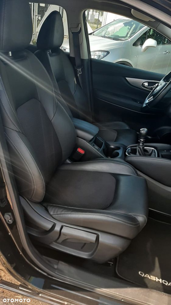 Nissan Qashqai 1.3 DIG-T AKARI - 17