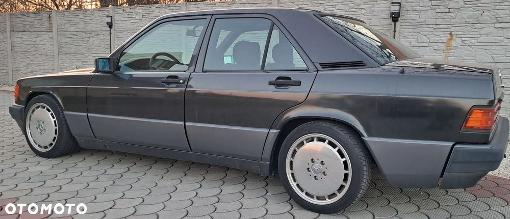 Mercedes-Benz W201 (190) - 7