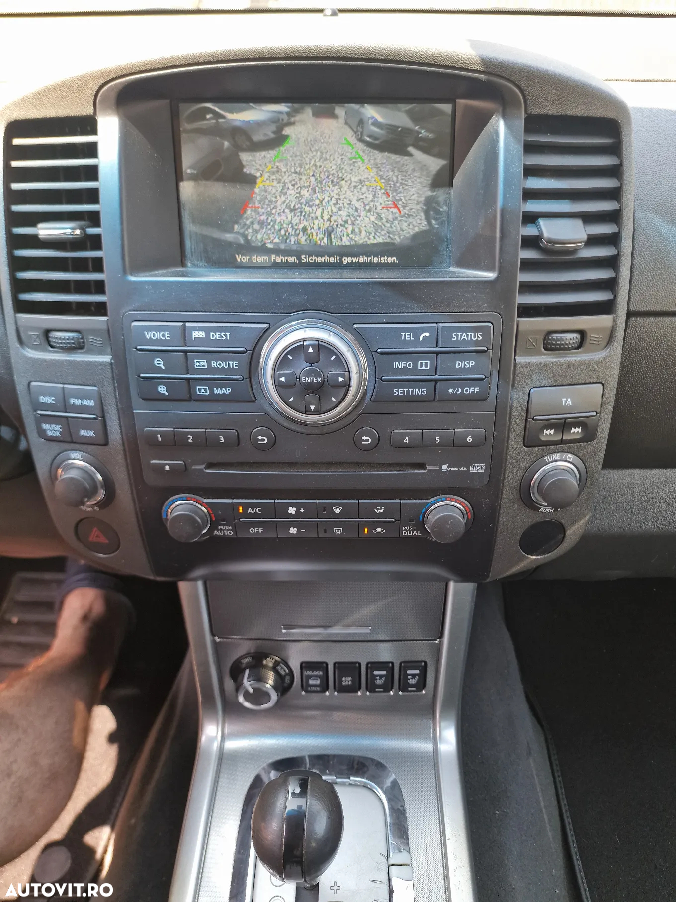 Nissan Navara 2.5 dCi DPF 4X4 Double Cab LE Plus Aut. - 17