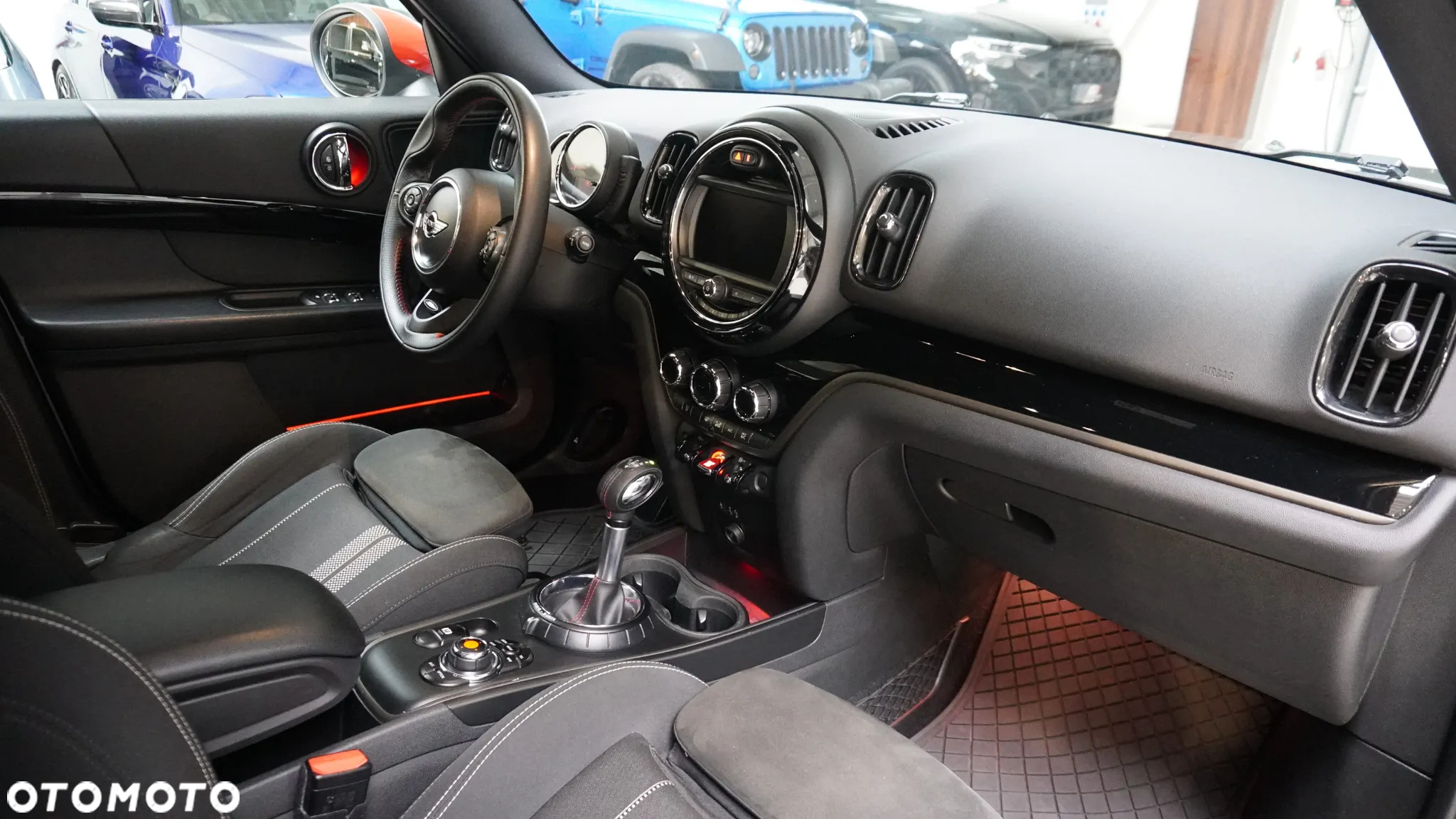MINI John Cooper Works ALL4 sport - 8