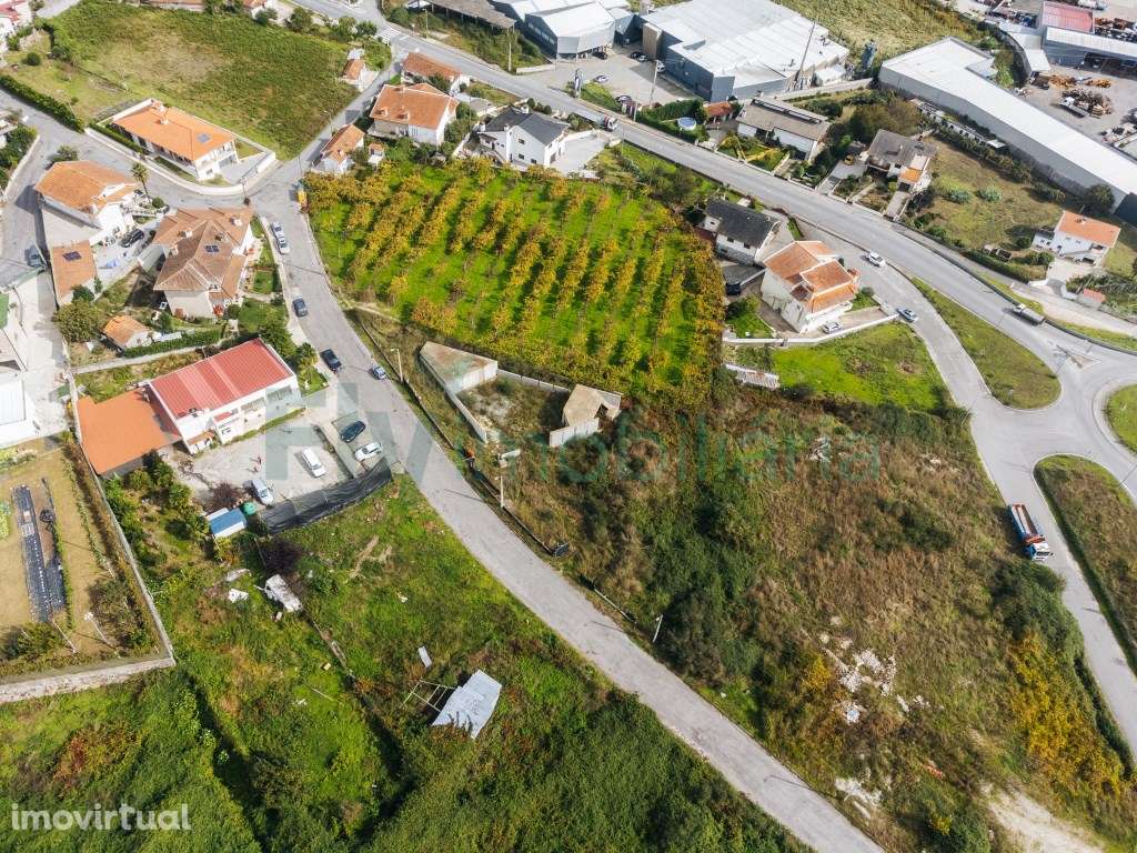 Terreno com construção com 1.478 m² em Lousada - Grande imagem: 5/11