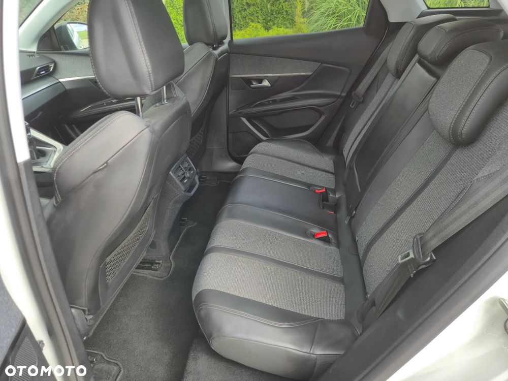 Peugeot 3008 PureTech 130 Stop & Start GPF Allure - 16