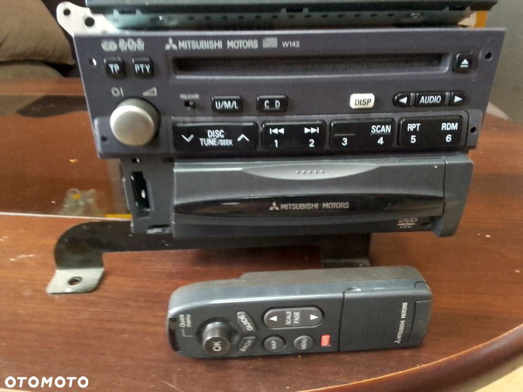 MITSUBISHI GRANDIS WYŚWIETLACZ NAVI+PILOT - 1