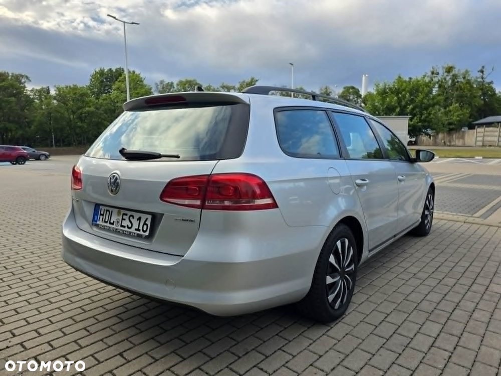 Volkswagen Passat 1.6 TDI BlueMotion Technology Comfortline - 5