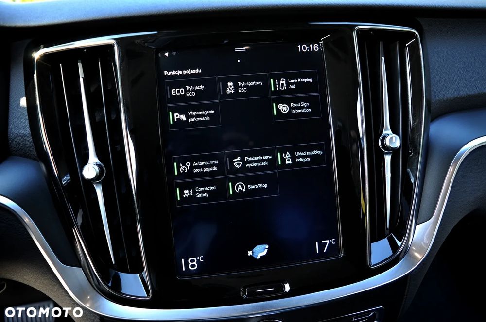 Volvo V60 D3 Momentum Pro - 29