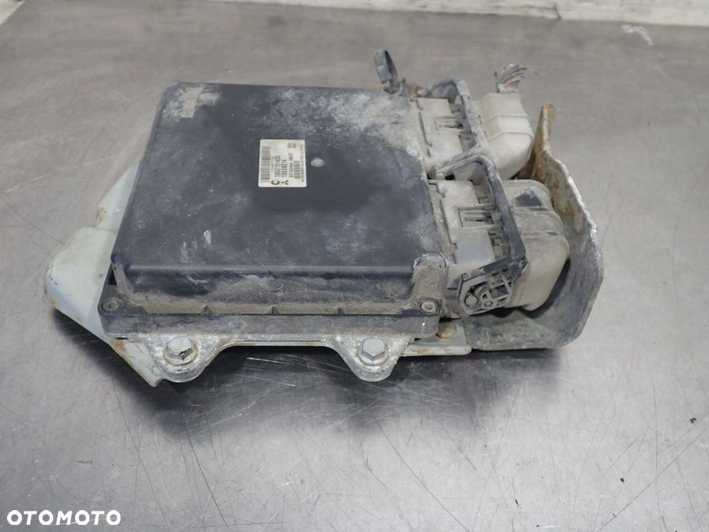KOMPUTER SILNIKA MITSUBISHI COLT VI Z30 1860101400