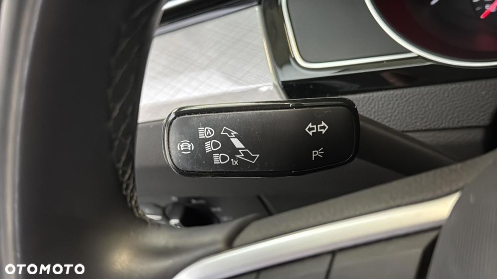 Volkswagen Passat 2.0 TDI EVO Business - 27