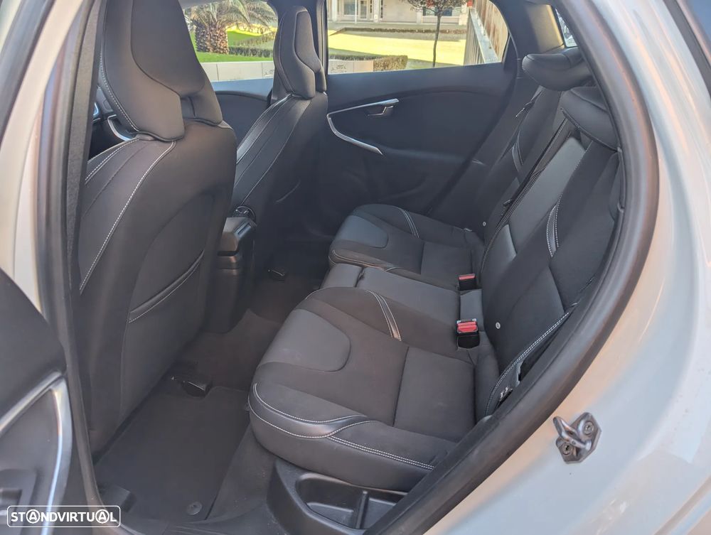 Volvo V40 ver-1-6-d2-momentum-powershift - 10