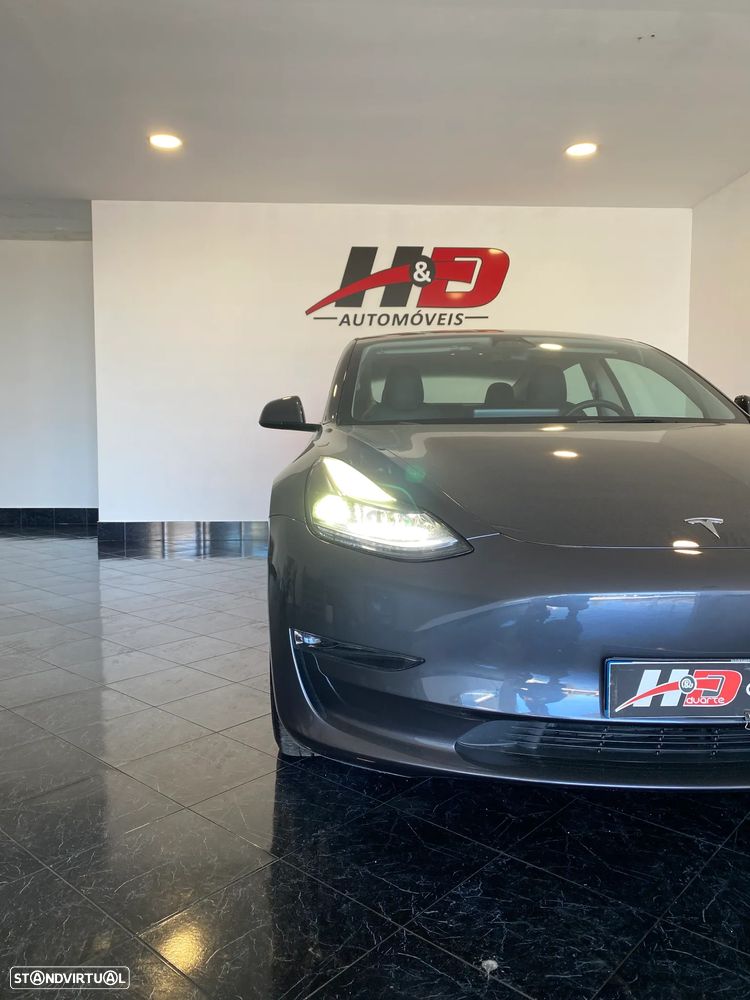 Tesla Model 3 Long Range Tração Traseira - 37