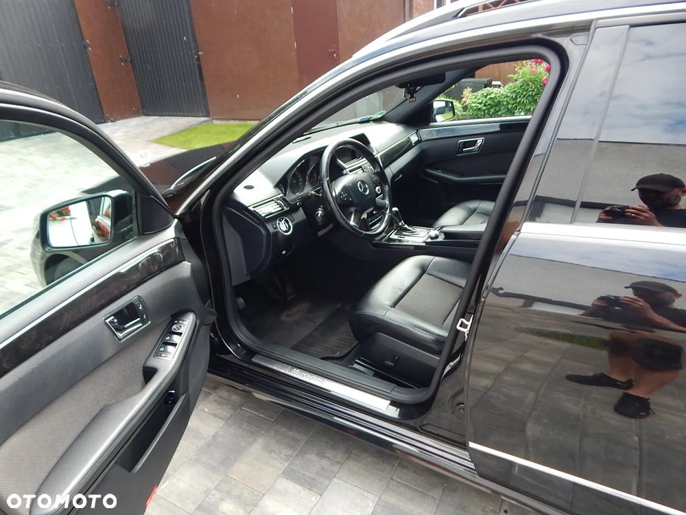 Mercedes-Benz Klasa E 220 CDI DPF BlueEFFICIENCY Automatik Avantgarde - 9