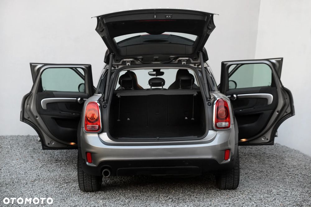 MINI Countryman Cooper SE ALL4 John Cooper Works Trim - 23