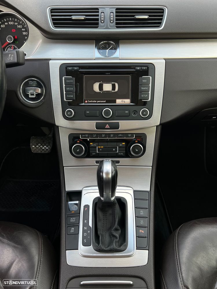 VW Passat 2.0 TDI Highline - 16