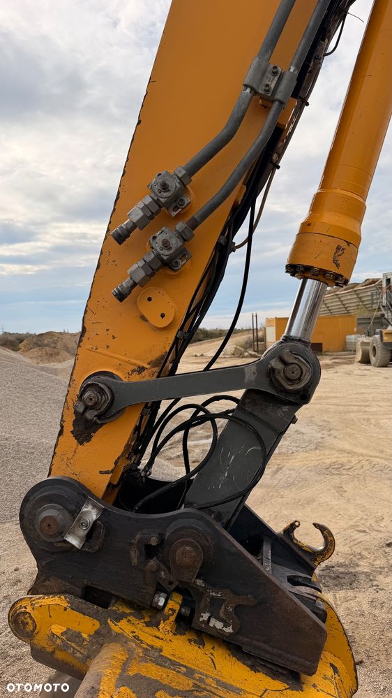 Liebherr R924 Compact - 4