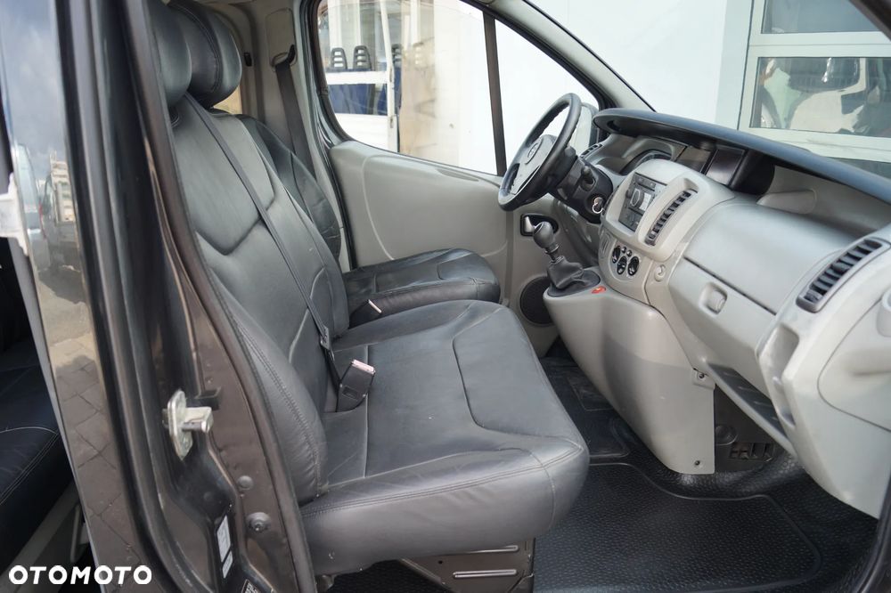 Opel Vivaro - 22